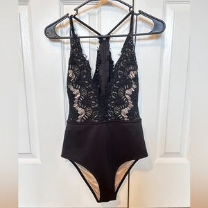 Signature8 Lace Nude Underlay Black Bodysuit